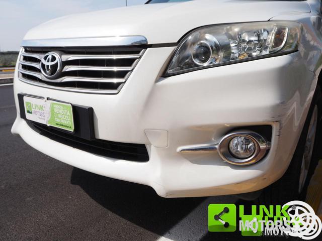 TOYOTA RAV 4 2.2 D-4WD Luxury