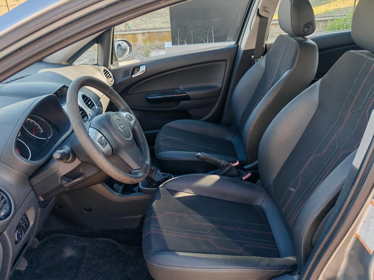 Opel Corsa 1.2 5 porte Sport
