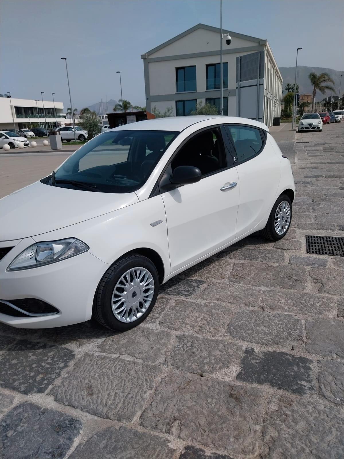 Lancia Ypsilon 1.2 GPL CASA MADRE POCHI KM