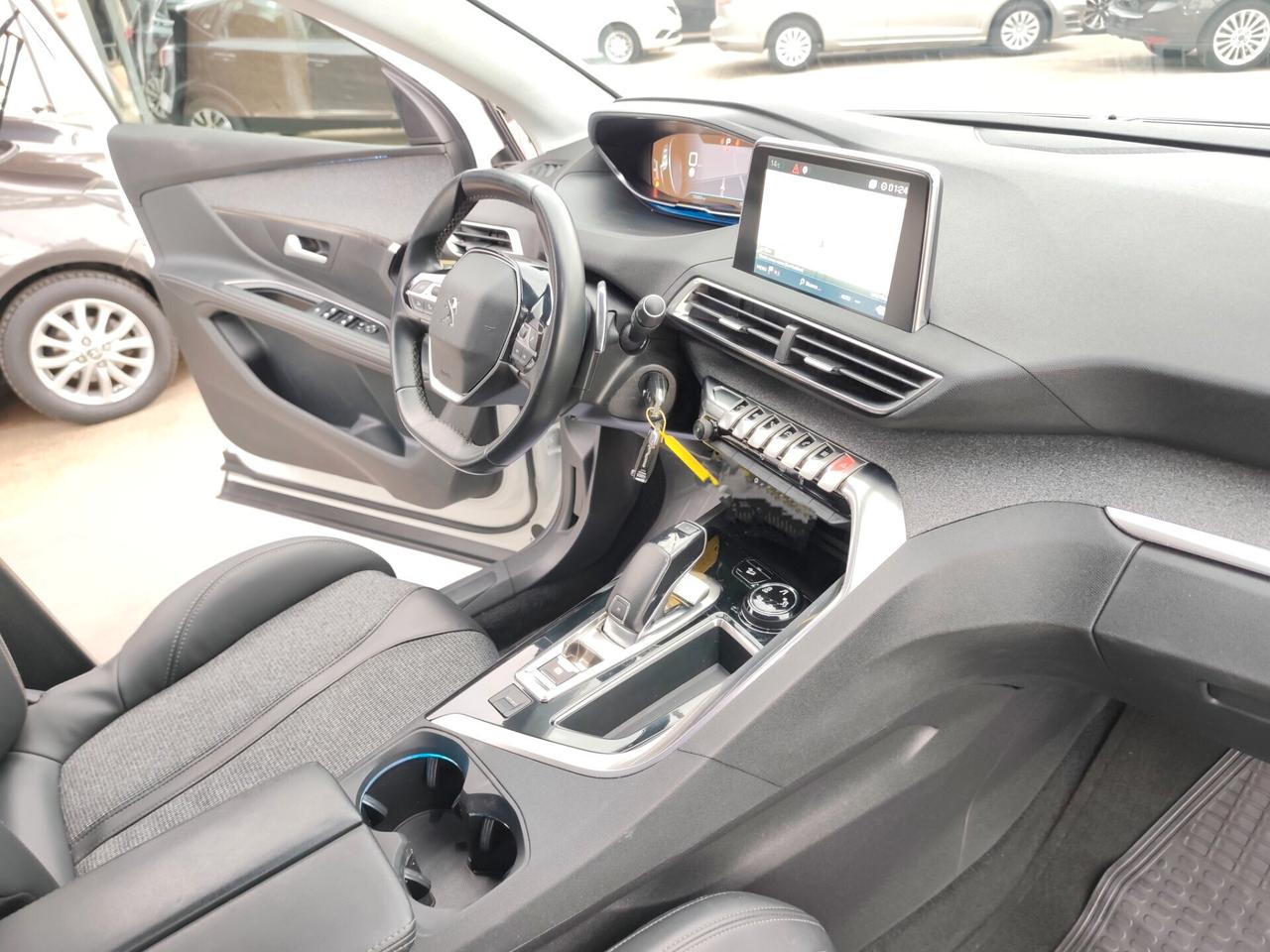 Peugeot 5008 1.5 BlueHDi 130cv 7 POSTI