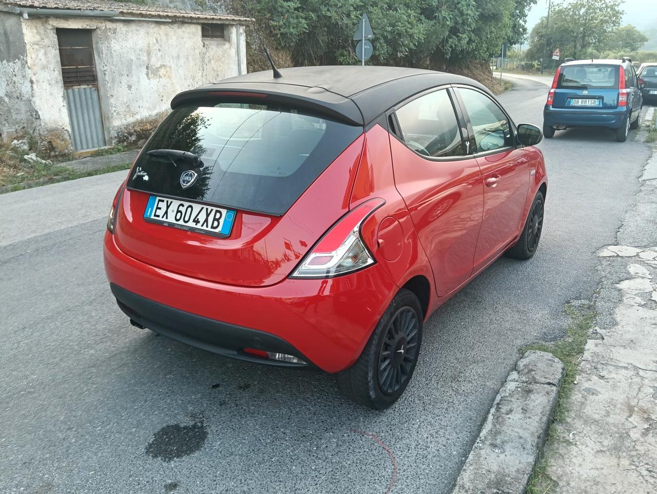 Lancia Ypsilon 1.2 69 CV 5 porte S&S Silver
