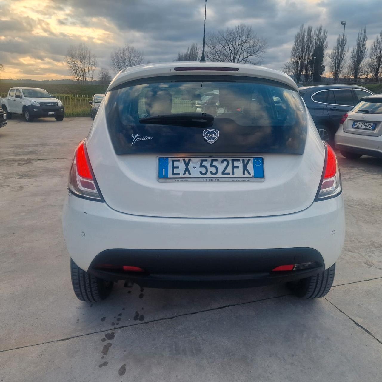 Lancia Ypsilon 0.9 TwinAir 85 CV 5 porte Metano Ecochic Gold