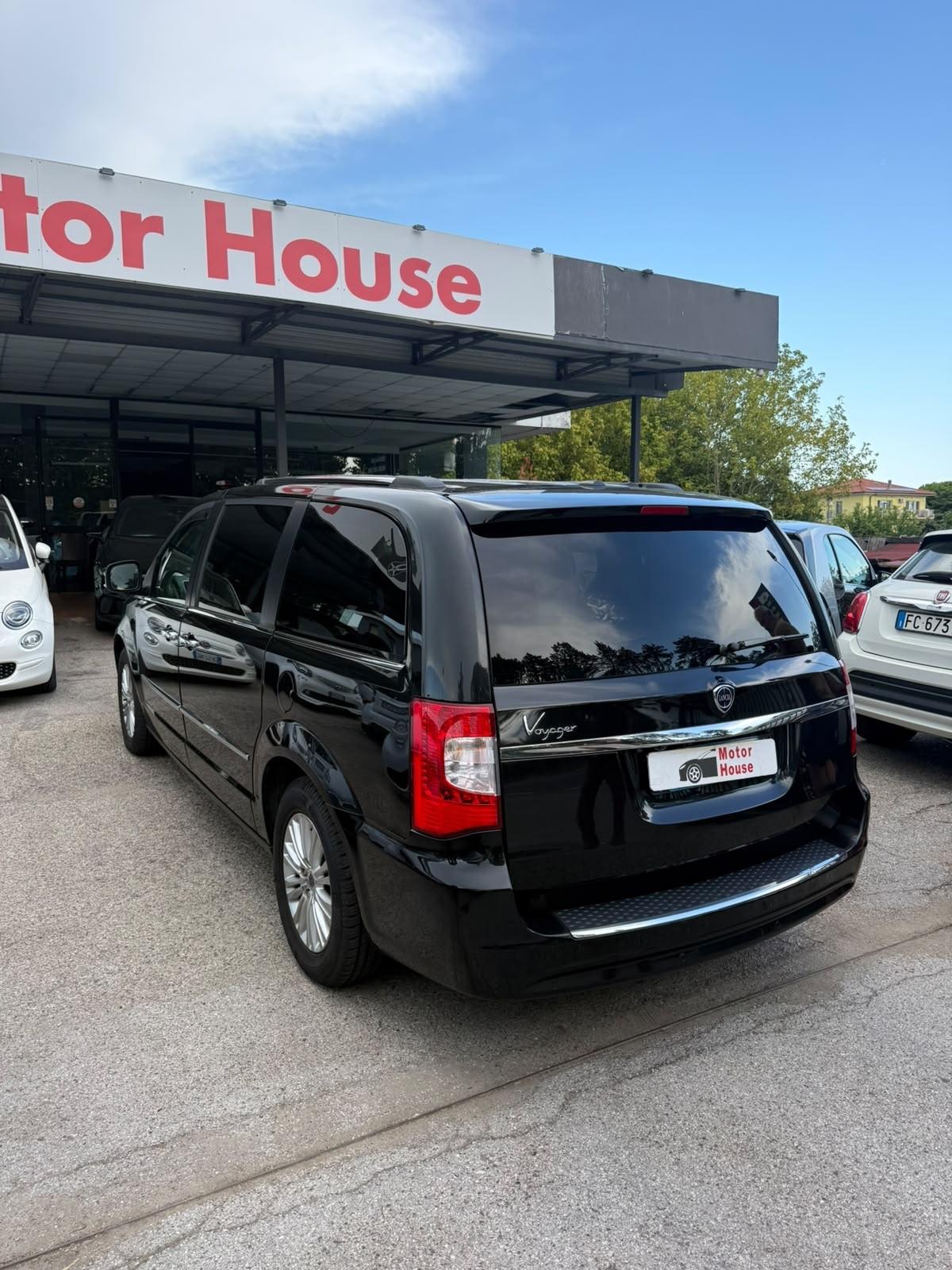 Lancia Voyager 2.8 Turbodiesel Platinum 177 CV gancio traino