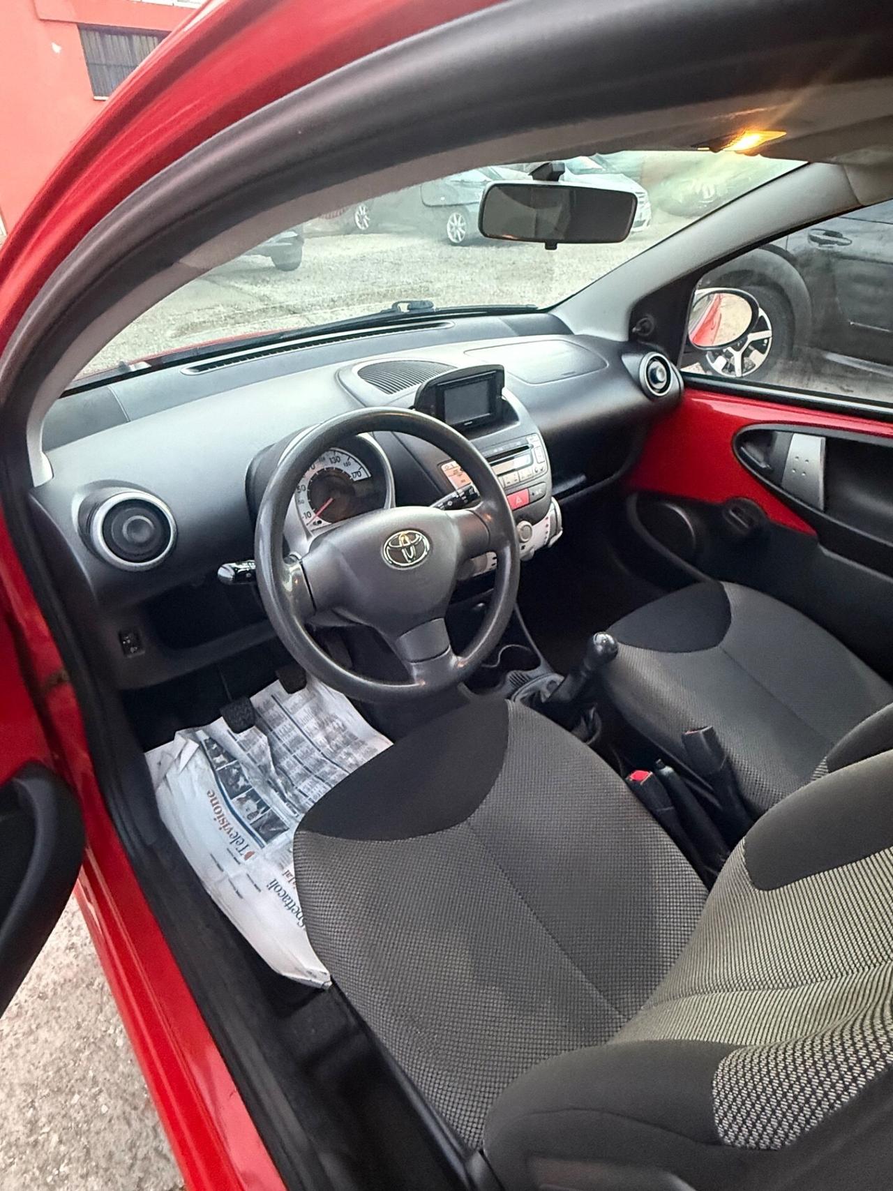 Toyota Aygo 1.0 12V VVT-i 5 porte Active Connect