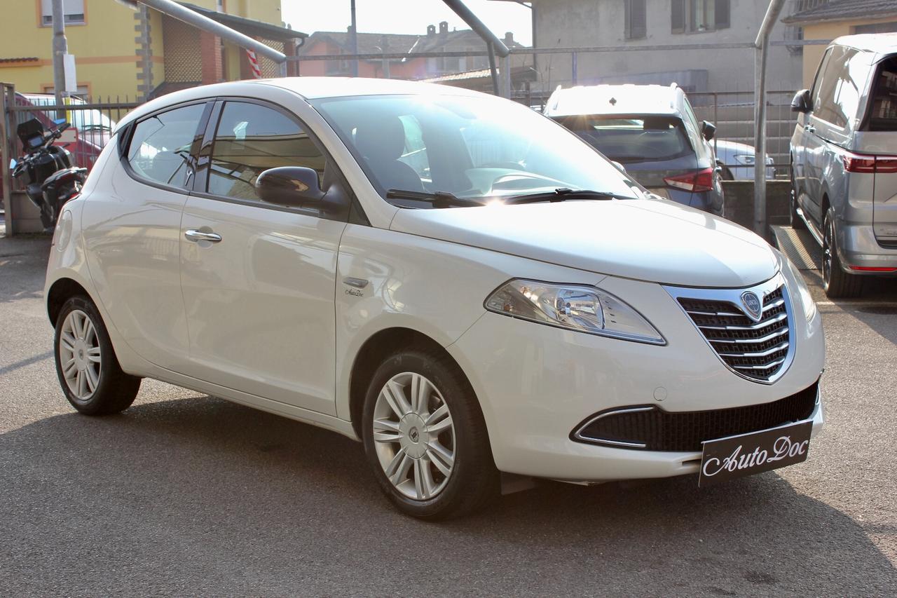 Lancia Ypsilon 1.2 69 CV 5 porte Gold SENSORI APP. TAGLIANDATA