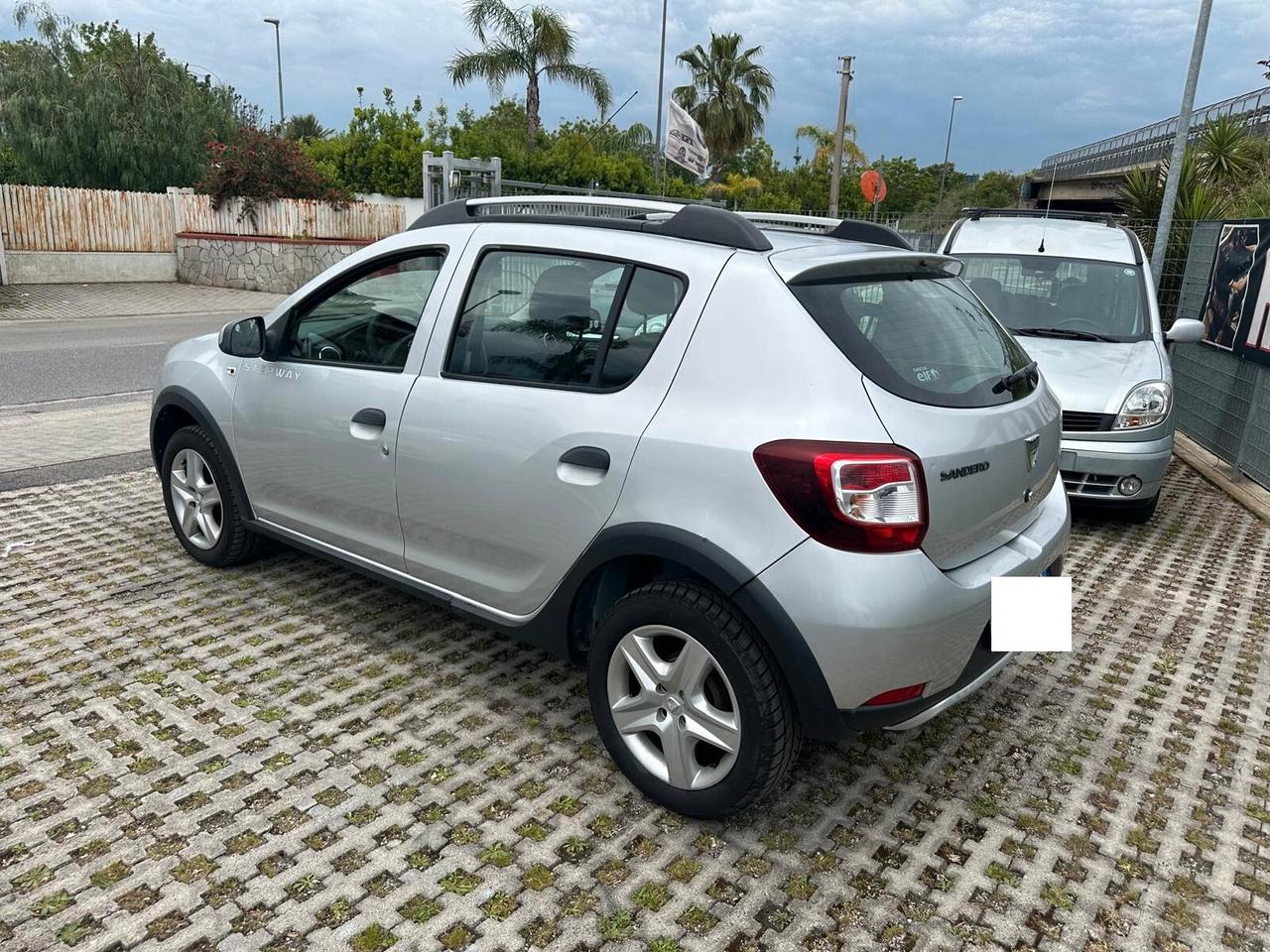 Dacia Sandero Stepway 1.5 dCi 8V 90CV Prestige-08/2013