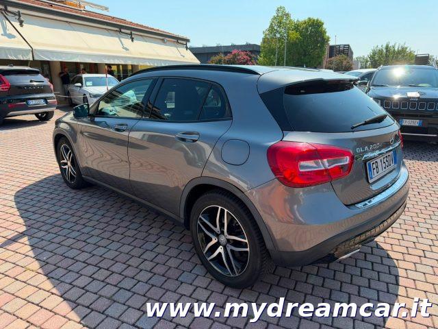 MERCEDES-BENZ GLA 200 d Automatic Sport