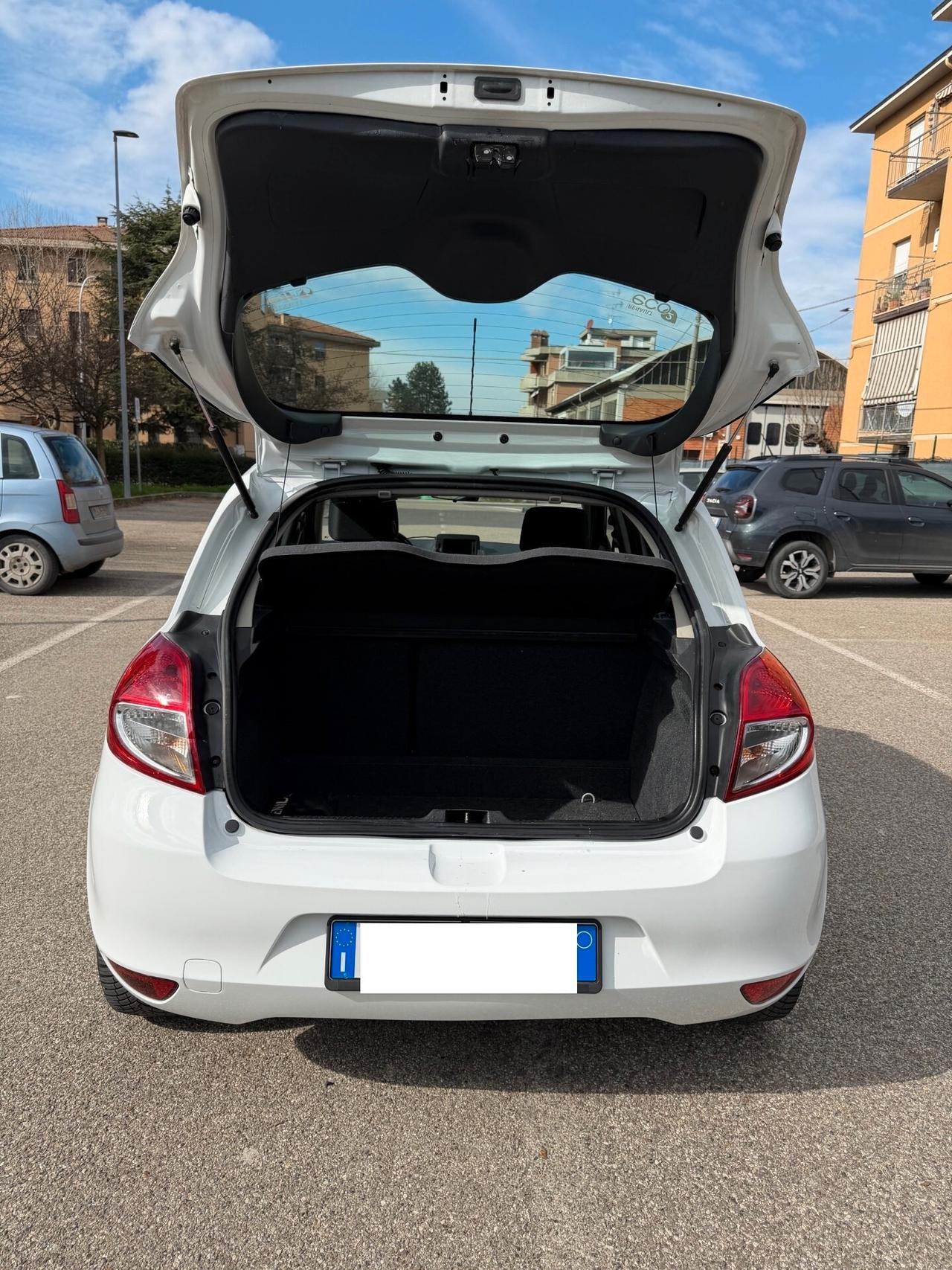 Renault Clio 1.2 - NEOP. - NAV. - 12 MESI DI GARANZIA