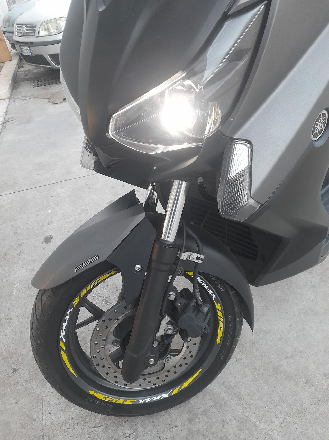 Yamaha X-Max 250