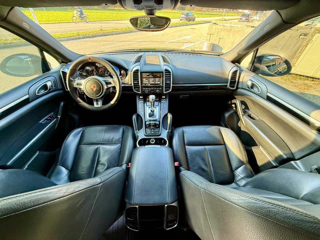 Porsche Cayenne 3.0 Diesel 2012 21”