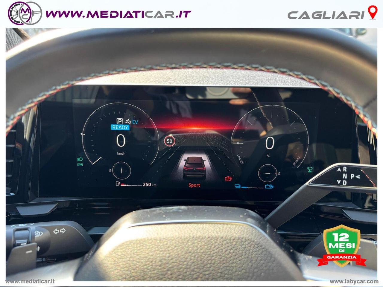 RENAULT Full Hybrid E-Tech 200 Techno