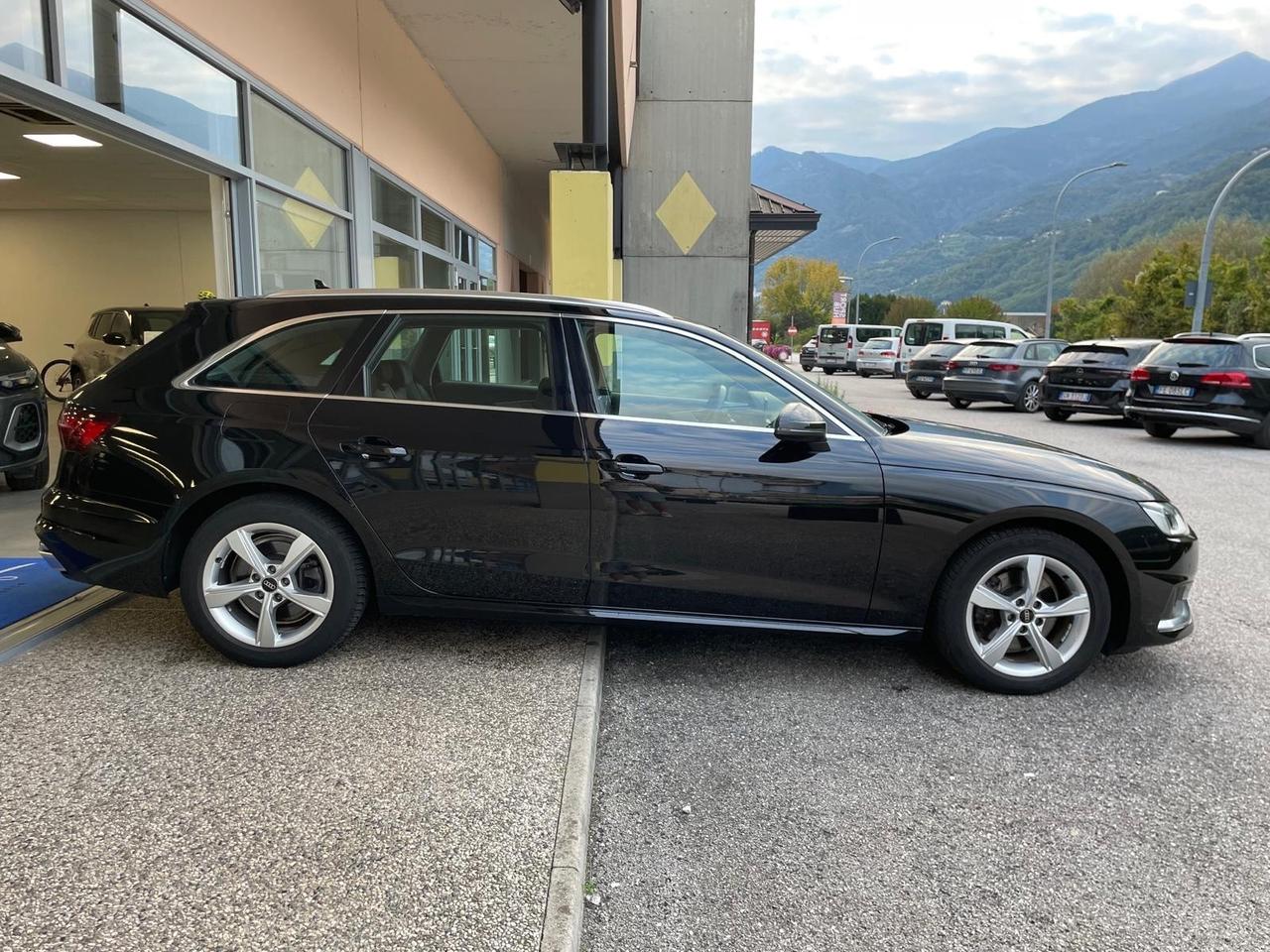 Audi A4 30 TDI/136 CV S tronic Business Advanced