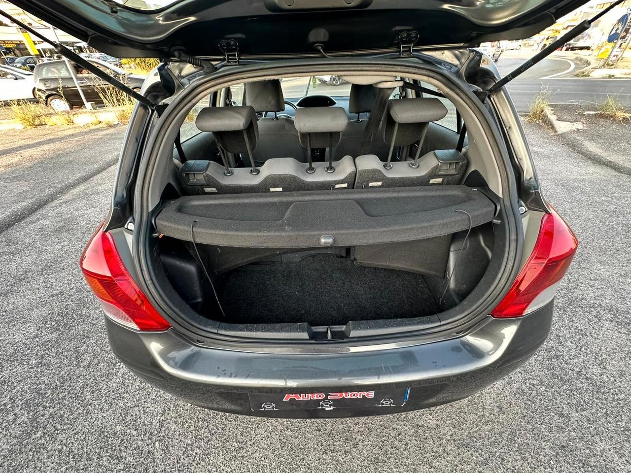 TOYOTA YARIS 5PORTE 1.3cc BENZINA