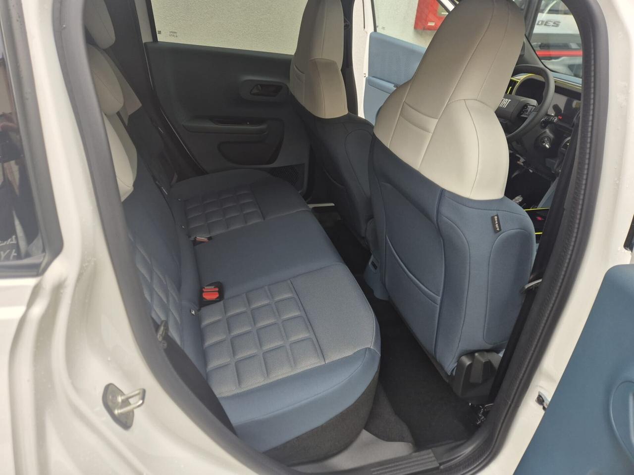 Fiat Grande Panda 1.2 Hybrid 110 CV S&S La Prima