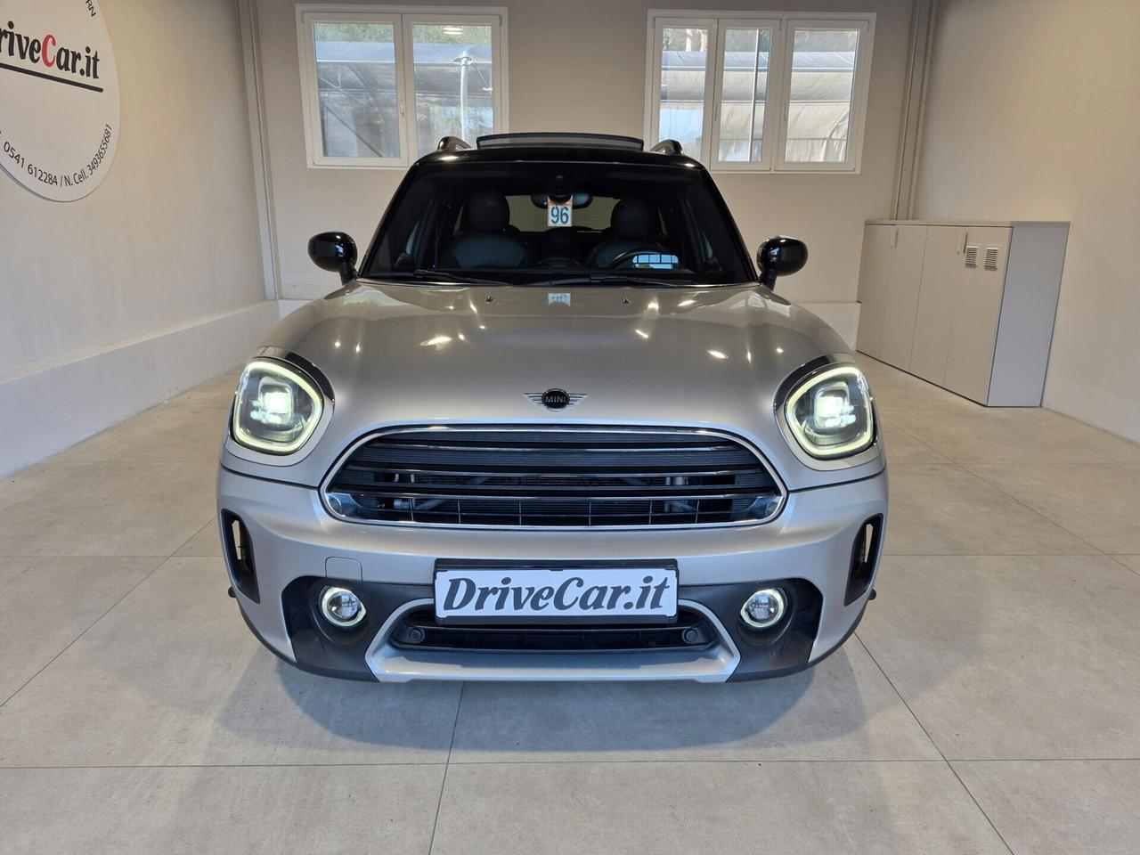MINI Cooper Countryman PELLE TETTO APRIBILE PANORAMICO LED NAVI APPLE CAR PLAY RETROCAM.