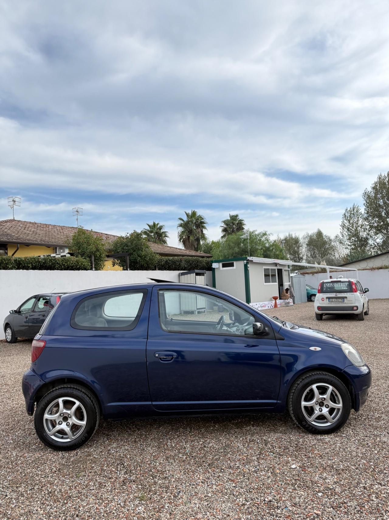 Toyota Yaris 1.3i 16V cat 3 porte Luna