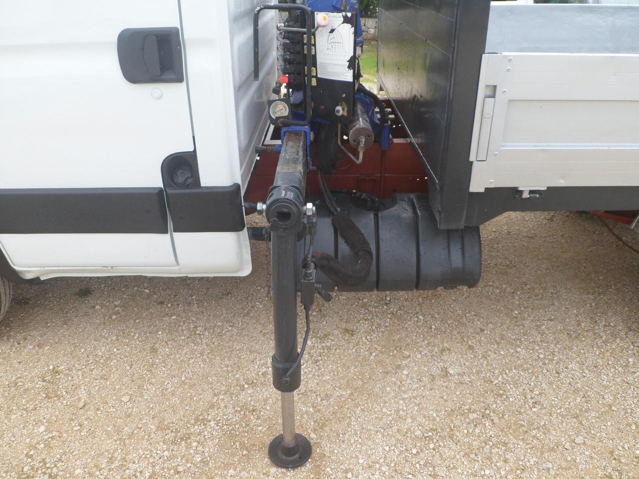 Iveco Daily 35c15 cassone fisso con gru