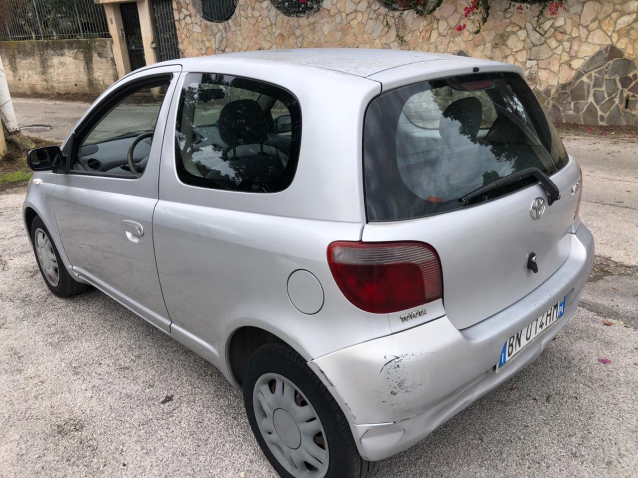Toyota Yaris 1.0i benzina 3 porte Aria Condizionata