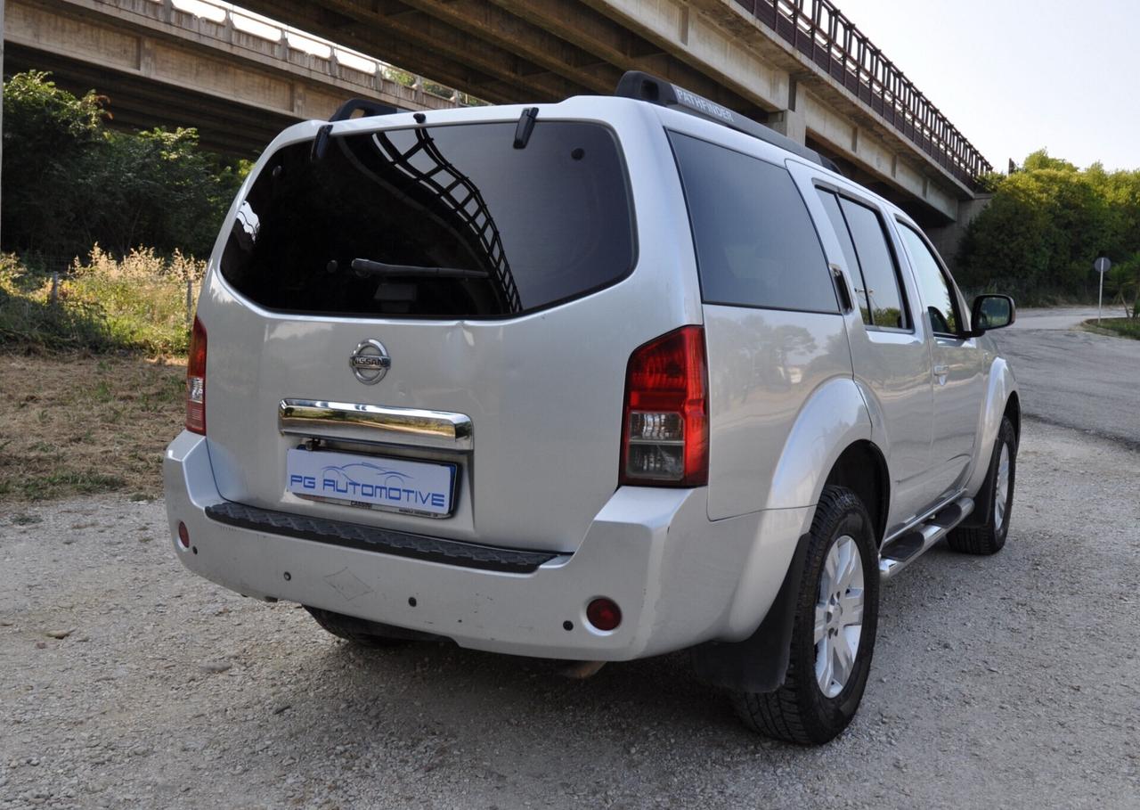 Nissan Pathfinder 2.5 dCi SE 7 Posti-Gancio Traino