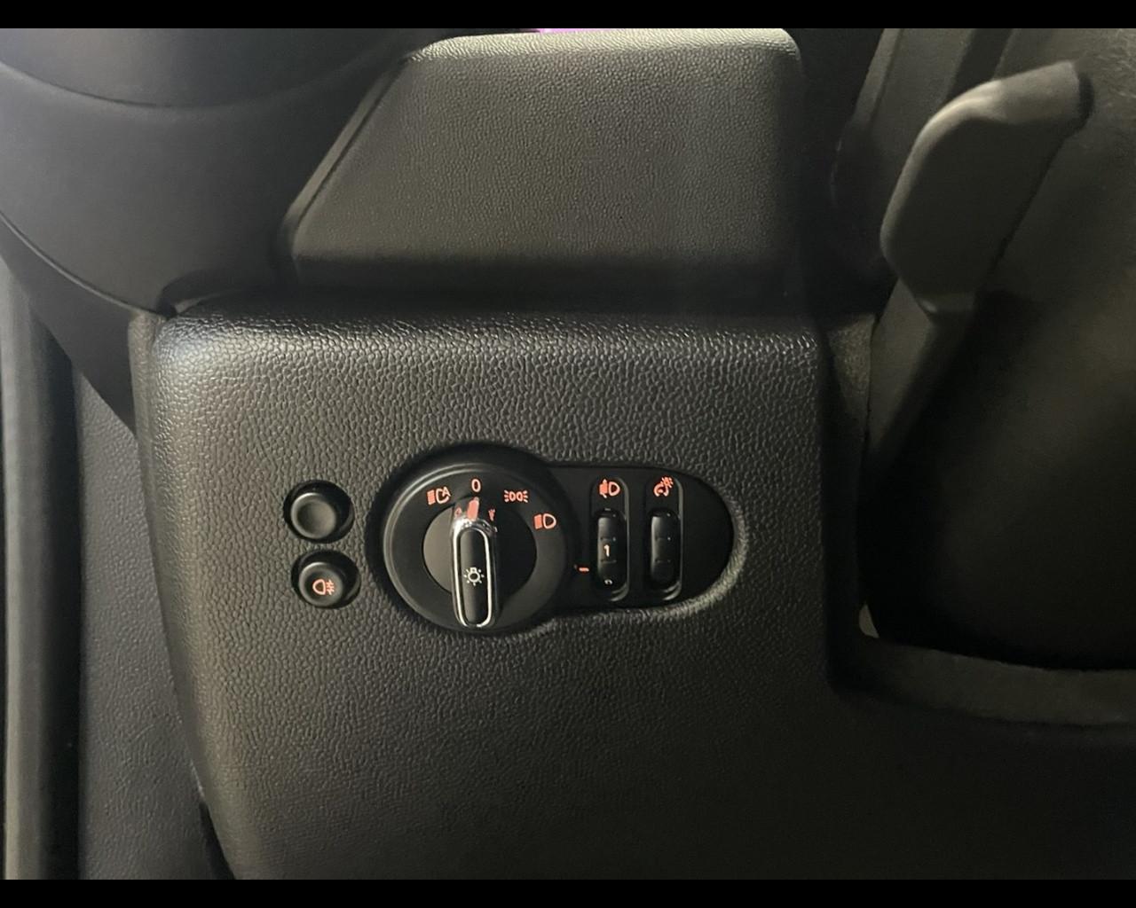 MINI Mini 5 porte (F55) - Mini 1.5 Cooper Classic 5 porte