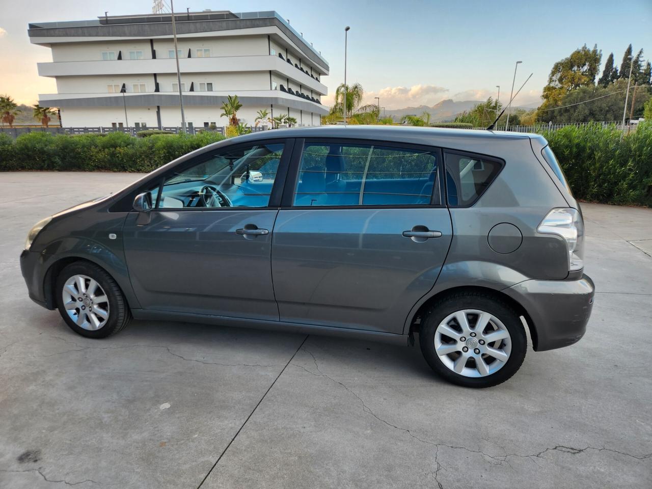 Toyota Corolla Verso 2.2 16V D-4D Sol