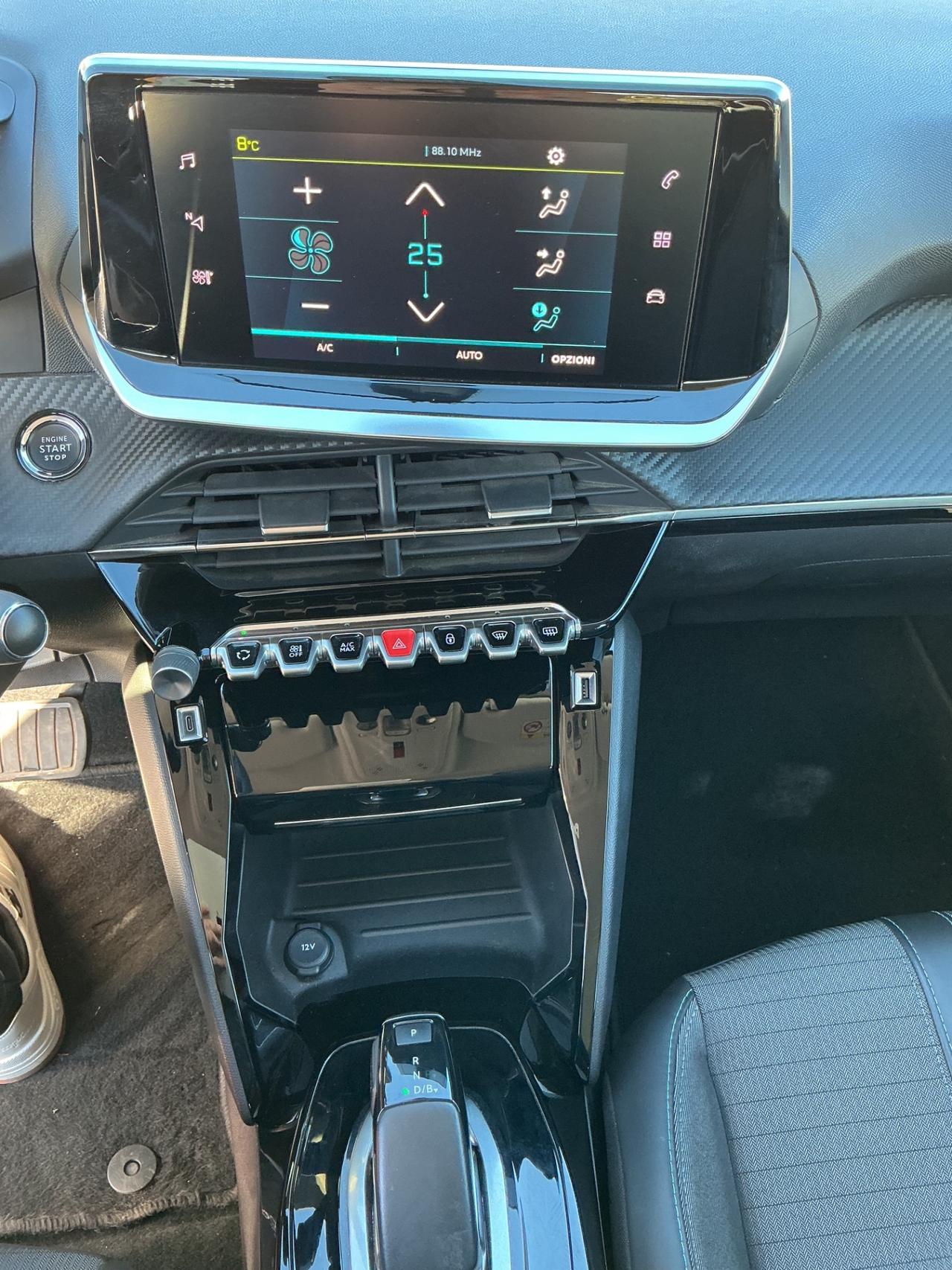 Peugeot 208 motore elettrico 136 CV 5 porte GT Pack