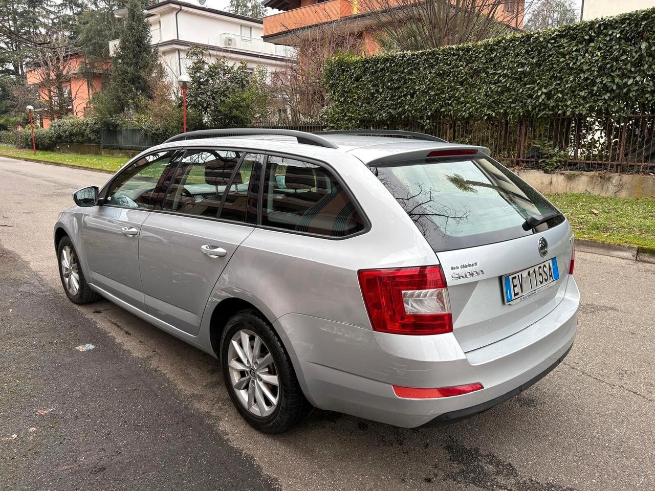 Skoda Octavia 1.6 TDI CR 105 CV DSG Wagon Elegance