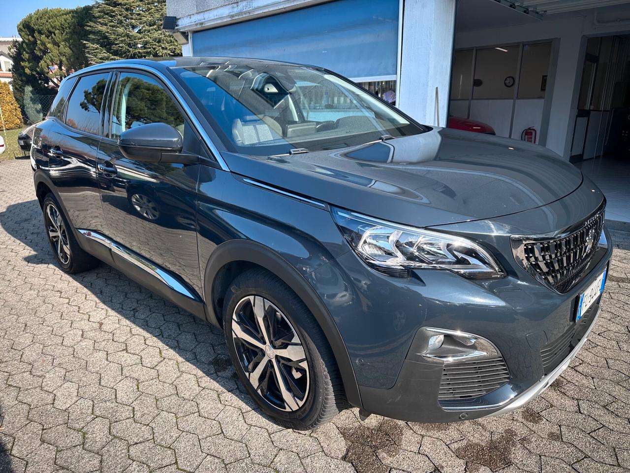 Peugeot 3008 PureTech Turbo 130 S&S Allure*EURO6*NAVI*CAMERA