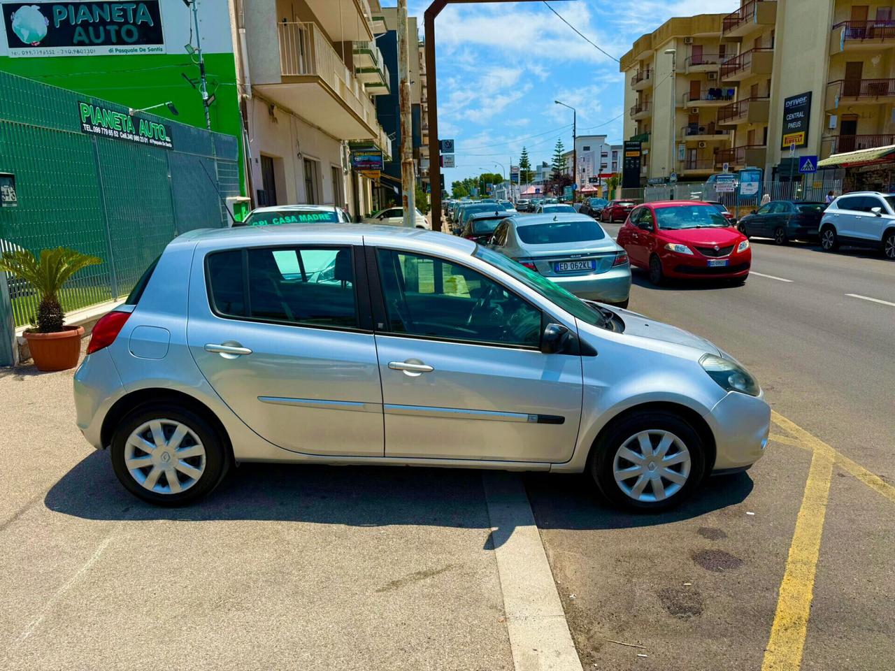 Renault Clio 1.2 16V 5 porte 20th Anniversario - Anno 12/2010 - Neopatentato