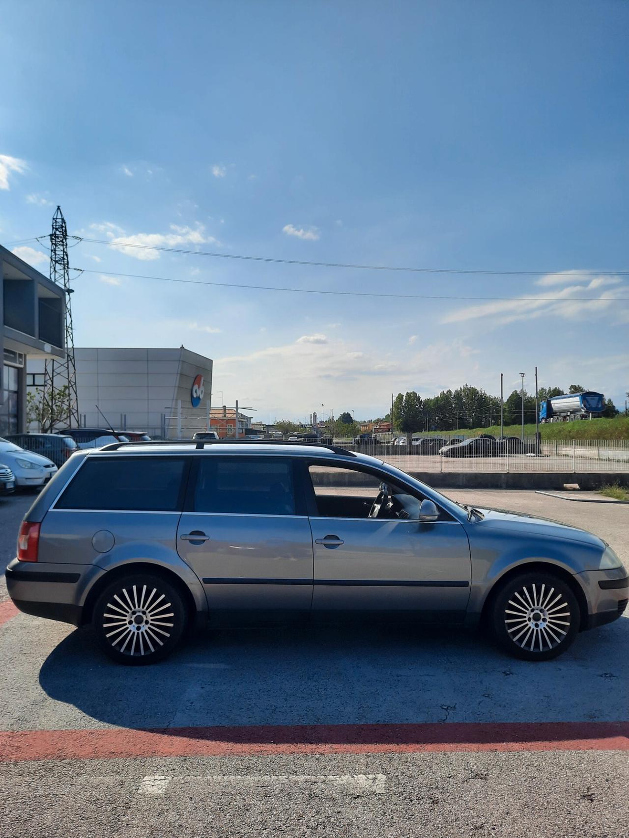 Volkswagen Passat 1.9 TDI/101 CV Var. Business