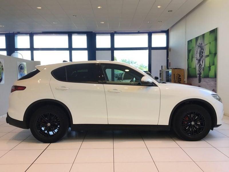 Alfa Romeo Stelvio 2.2 Turbo Diesel 180CV AT8 Q4 Executive MY18