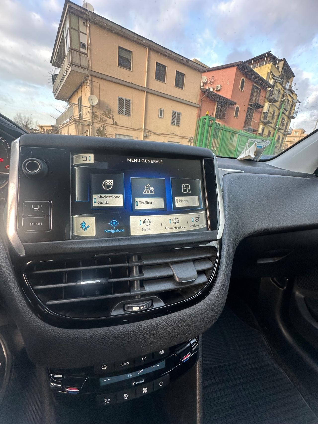 Peugeot 208 1.2 e-VTi 82 CV Stop&Start ETG5 5 porte Allure