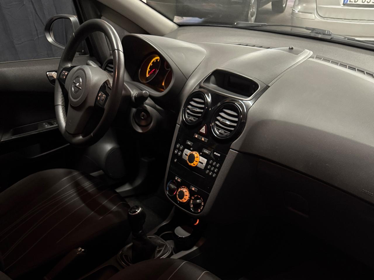 SPETTACOLARE OPEL CORSA 111 ANNIVERSARIO CON 72.498 KM