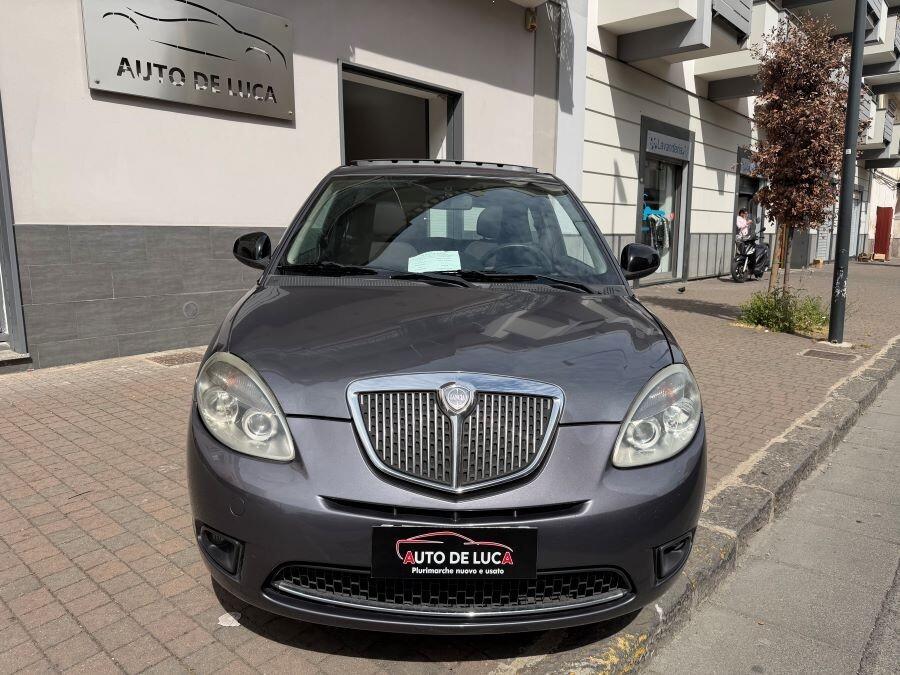 lancia ypsilon 1.3 mjet platino certificata tetto