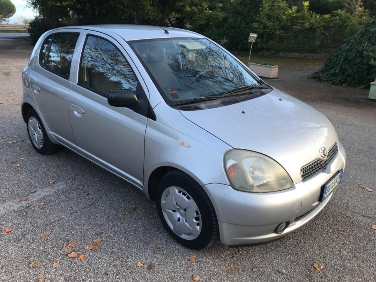 Toyota Yaris 1.3i 16V cat 5 porte Luna