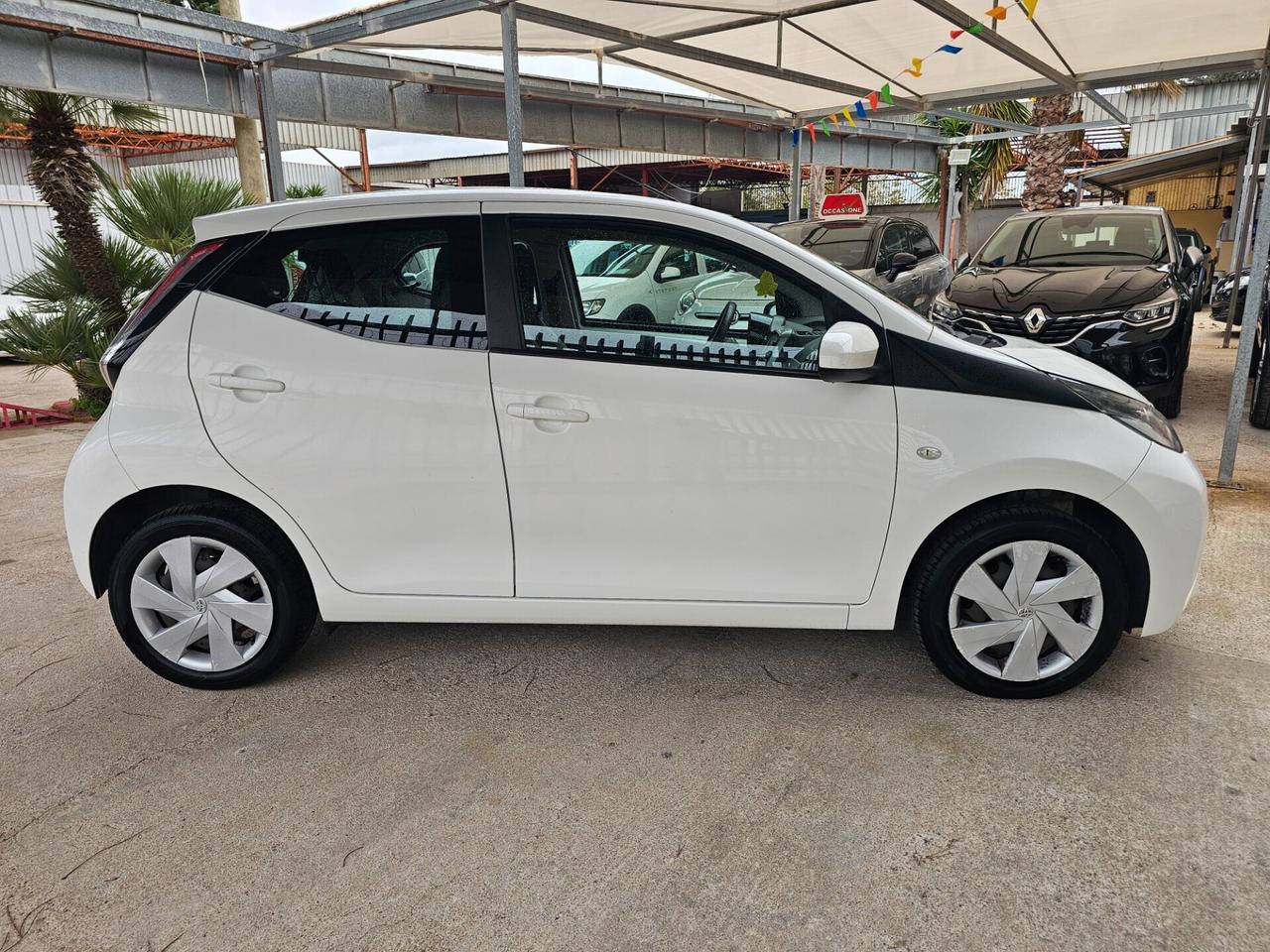 Toyota Aygo 1.0 VVT-i 69 CV 5 porte x-play