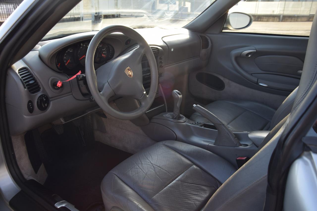 PORSCHE 911 (996) 911 Carrera cat Coupé