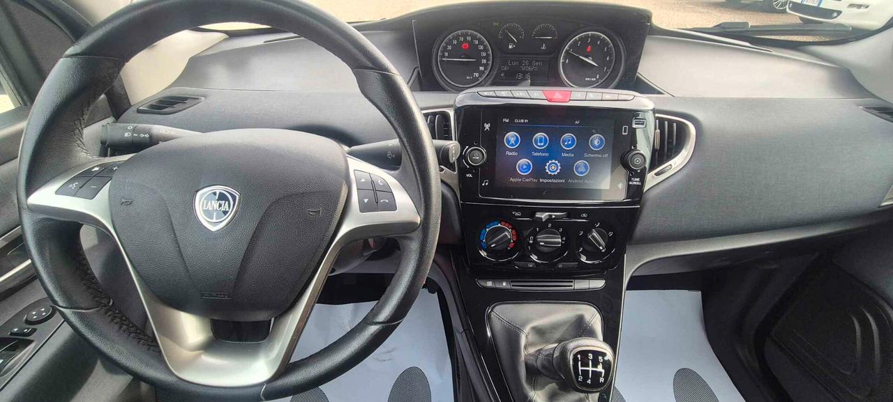 Lancia Ypsilon 1.2 69 CV 5 porte GPL Ecochic Gold casa madre