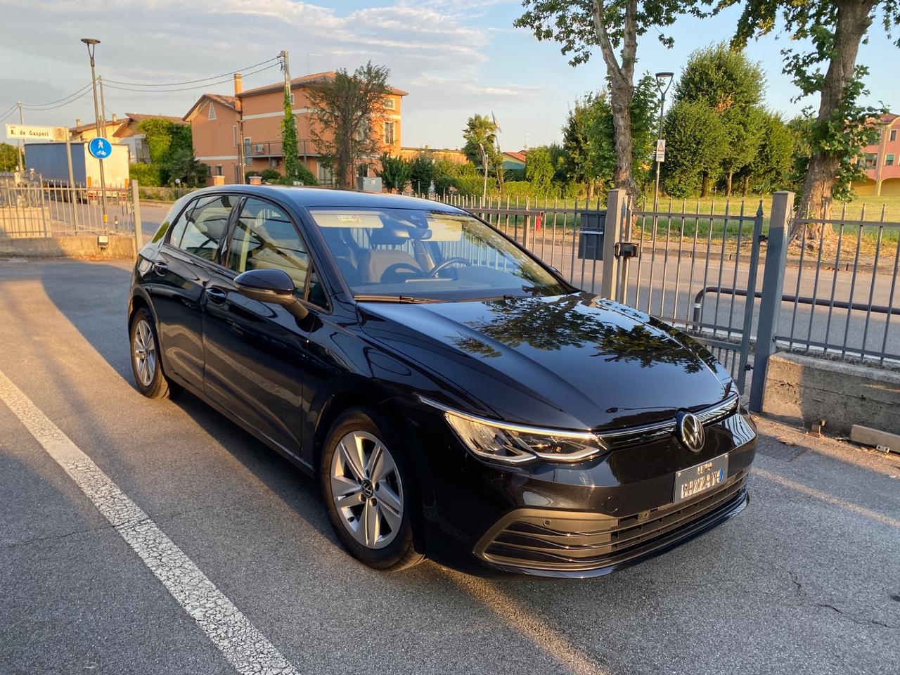 Volkswagen Golf 1.0 TSI EVO Life - OK NEOPATENTATI