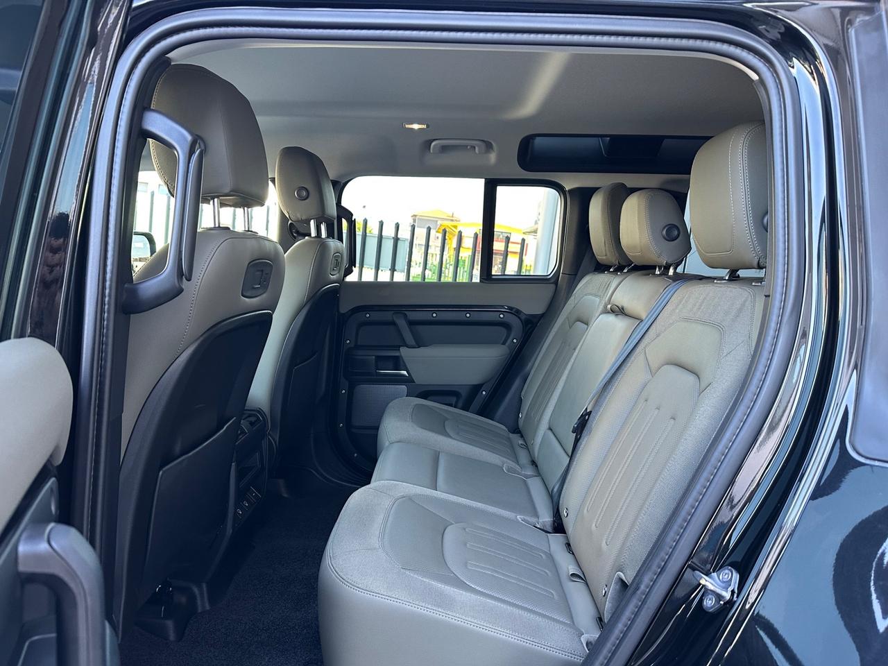 Land Rover Defender 110 3.0D I6 250 CV AWD Auto SE