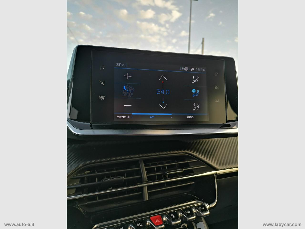 PEUGEOT 2008 BlueHDi 110 S&S Allure