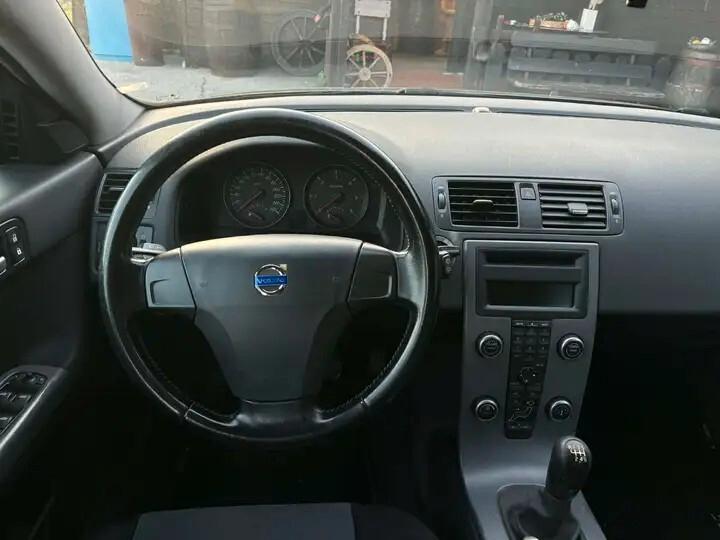 Volvo V50 D2 R-design