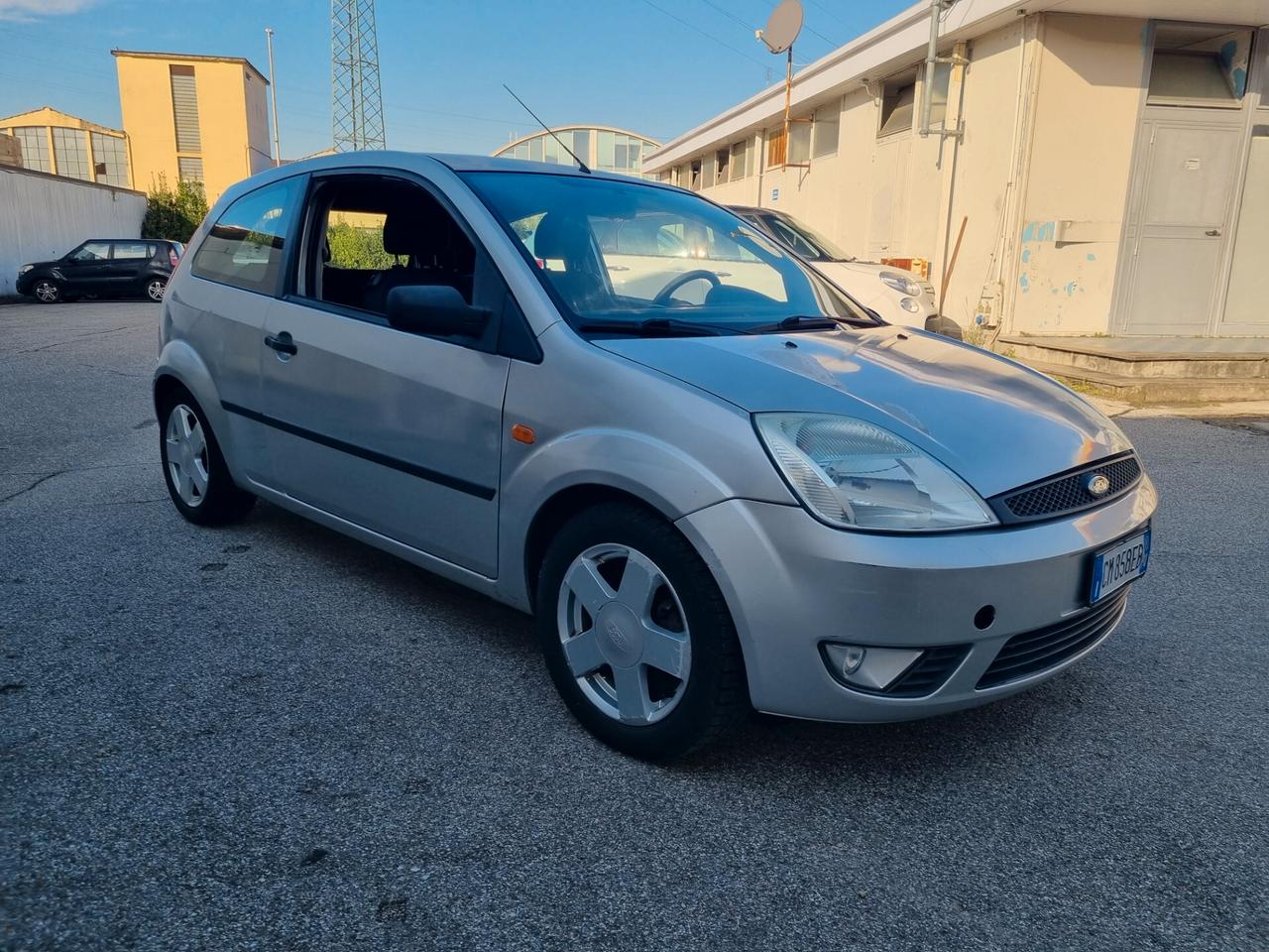 Ford Fiesta 1.4 16V 5p. Ghia