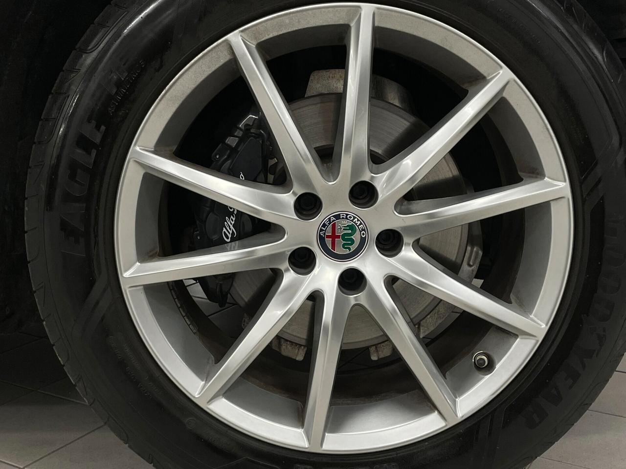 Alfa Romeo Stelvio 2.2 TD 190 CV EXECUTIVE PELLE TOTALE CERCHI 19" SOLO 20000 KM