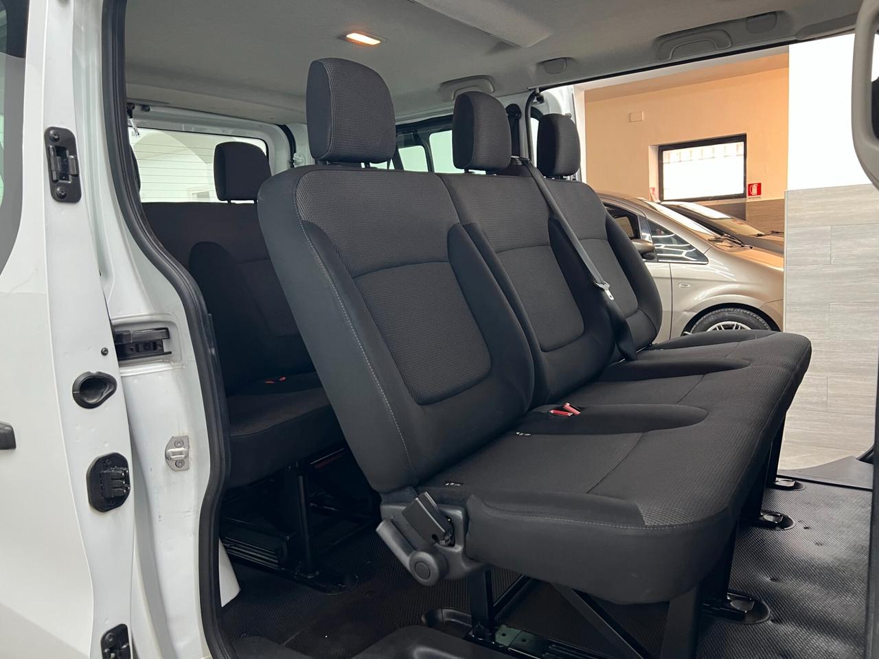 Nissan Primastar 2.0 dCi 110CV PC-TN Bus