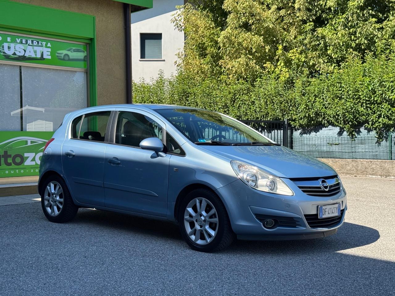 Opel Corsa 1.2 5 porte Cosmo