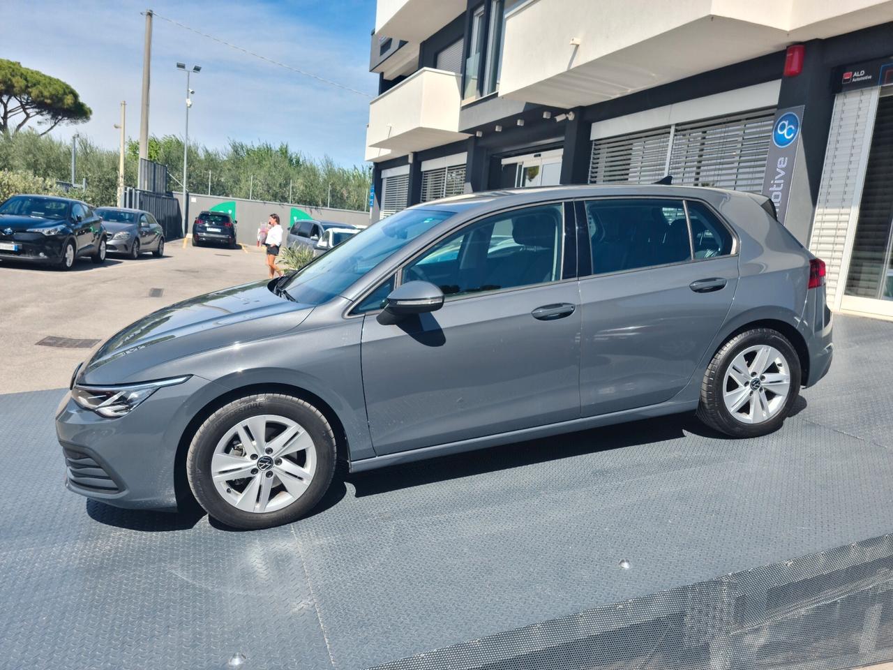 Volkswagen Golf 1.0 TSI EVO Life DSG