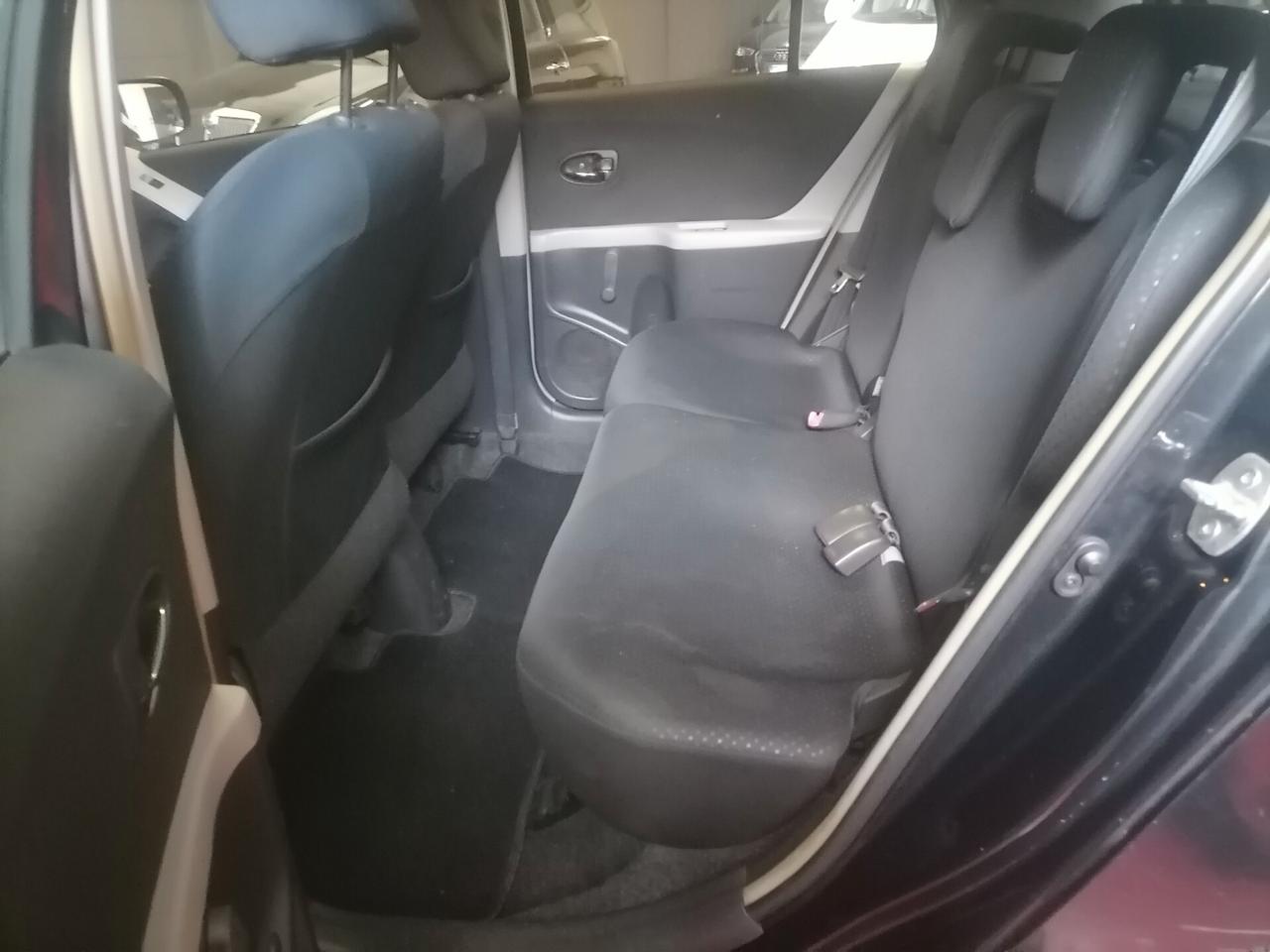 Toyota Yaris 1.0 5 porte Luxury Pack