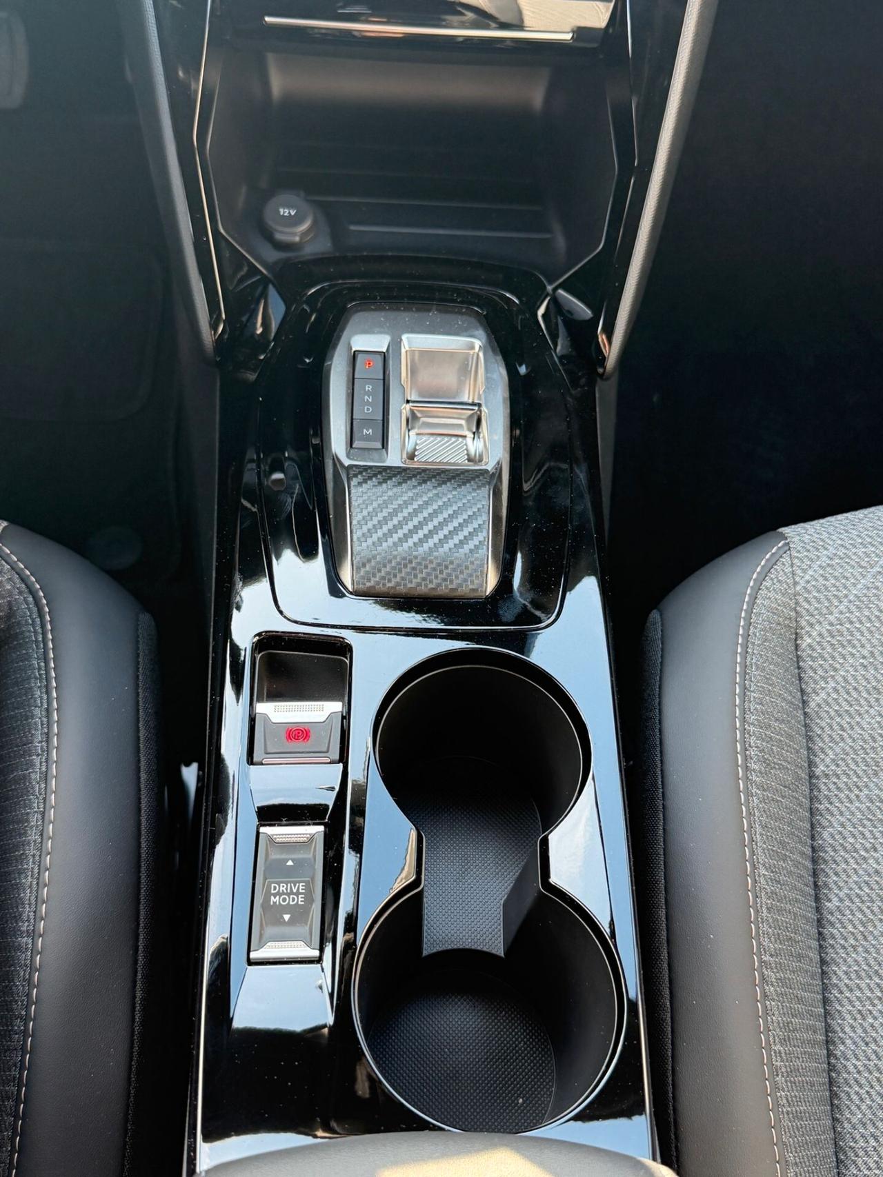 Peugeot 2008 Hybrid 145 e-DCS6 Style