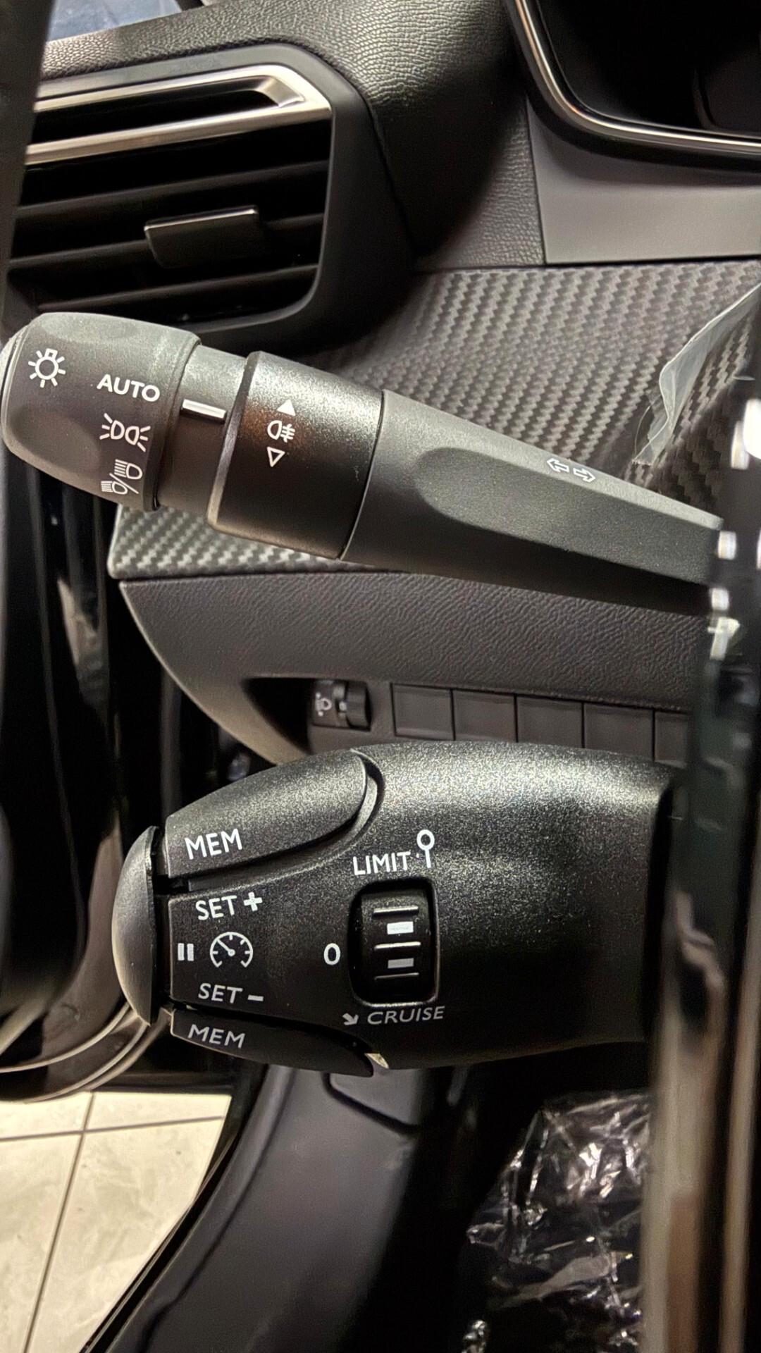 Peugeot 208 PureTech 100 Stop&Start 5 porte Allure